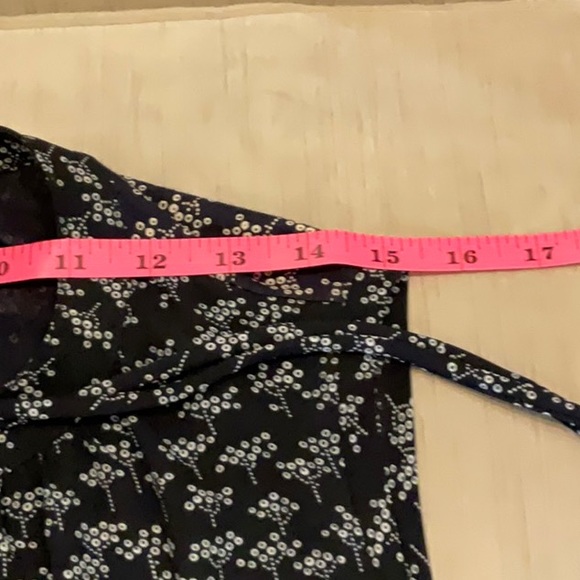 LOFT Navy blouse with white print - Picture 5 of 8